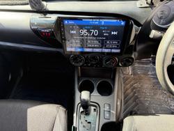 2018 Toyota
Hilux SR