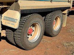 2010 KENWORTH
T402 Truck & Dog Trailer Package