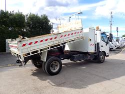 2015 HINO DUTRO 917 WHITE