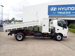 2015 HINO
                DUTRO 917