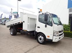 2015 HINO
                DUTRO 917