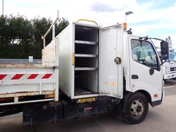 2015 HINO DUTRO 917 WHITE
