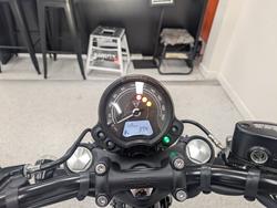 2025 Triumph BONNEVILLE BOBBER ICON Black