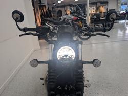 2025 Triumph BONNEVILLE BOBBER ICON Black