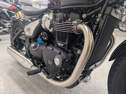 2025 Triumph BONNEVILLE BOBBER ICON Black