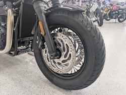 2025 Triumph BONNEVILLE BOBBER ICON Black