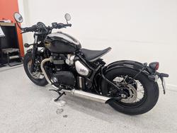 2025 Triumph BONNEVILLE BOBBER ICON Black