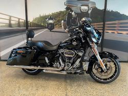 Harley-Davidson FLHXS Street Glide Special