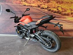 2025 Triumph Street Triple R 765 Street Triple Orange