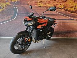 2025 Triumph Street Triple R 765 Street Triple Orange