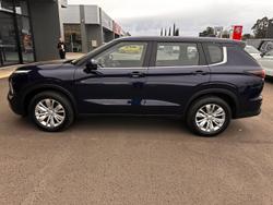 2025 Mitsubishi Outlander ES