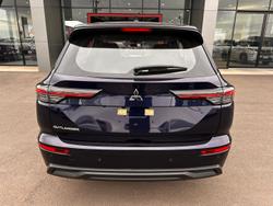 2025 Mitsubishi Outlander ES