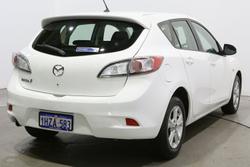 2013 Mazda
                3 Neo