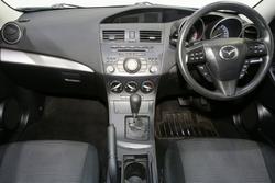 2013 Mazda
                3 Neo
