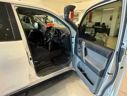 2012 TOYOTA LANDCRUISER