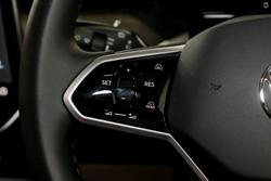 2025 Volkswagen ID. Buzz Pro BEV560