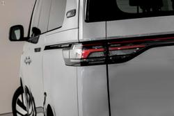 2025 Volkswagen ID. Buzz Pro BEV560