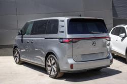 2025 Volkswagen ID. Buzz Pro BEV560