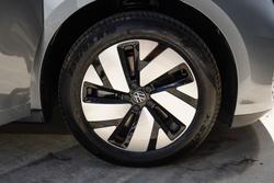 2025 Volkswagen ID. Buzz Pro BEV560