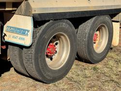 2010 Kenworth
T402 Truck & Dog Trailer Package