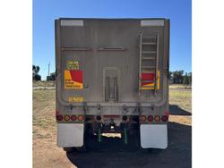 2010 Kenworth
T402 Truck & Dog Trailer Package