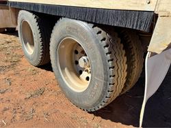 2010 Kenworth
T402 Truck & Dog Trailer Package