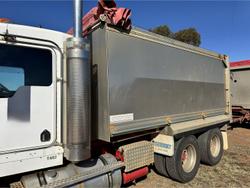 2010 Kenworth
T402 Truck & Dog Trailer Package