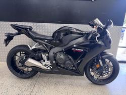 Honda CBR1000RR (fireblade)