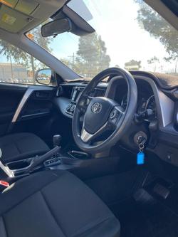 2017 Toyota RAV4 GX ZSA42R Glacier White