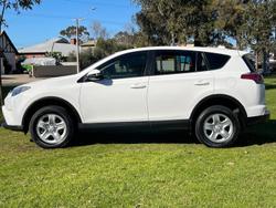 2017 Toyota RAV4 GX ZSA42R Glacier White