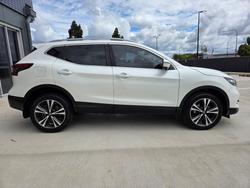 2019 Nissan
                QASHQAI ST-L