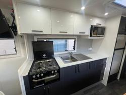 2021 New Age Caravans Manta Ray Adventurer Mr20bcs 20' Bunk