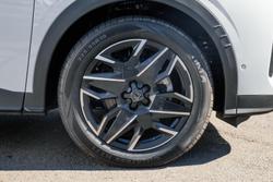 2025 Peugeot 3008 Allure Hybrid P64 MY25 Okenite White