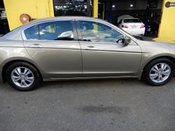 2008 Honda Accord VTi 8th Gen Gold