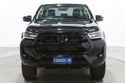 2022 Toyota
Hilux SR5