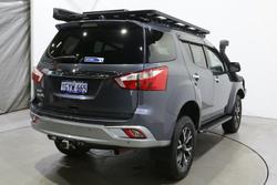 2020 Isuzu
MU-X LS-T