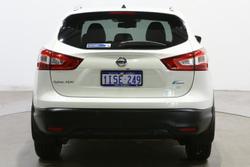 2015 Nissan
QASHQAI Ti
