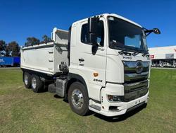 2025 Hino 700 Series