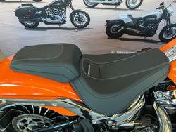 2023 Harley-davidson FXBR BREAKOUT (117) BAJA ORANGE