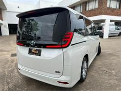 2025 Toyota Noah Hybrid X