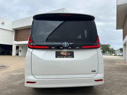 2025 Toyota Noah Hybrid X