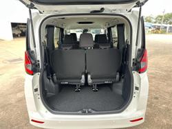 2025 Toyota Noah Hybrid X