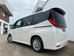 2025 Toyota Noah Hybrid X