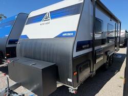 New AGE Caravans Manta RAY 19' Couples Embark