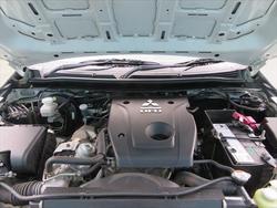 2016 MITSUBISHI
Triton