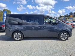 2022 Hyundai
                STARIA Highlander