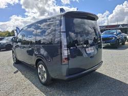 2022 Hyundai
                STARIA Highlander