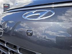 2022 Hyundai
                STARIA Highlander