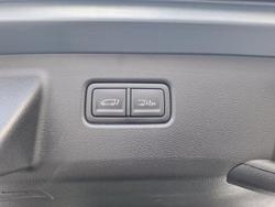 2022 Hyundai
                STARIA Highlander