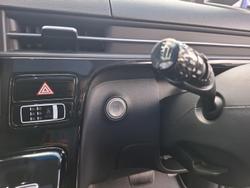 2022 Hyundai
                STARIA Highlander